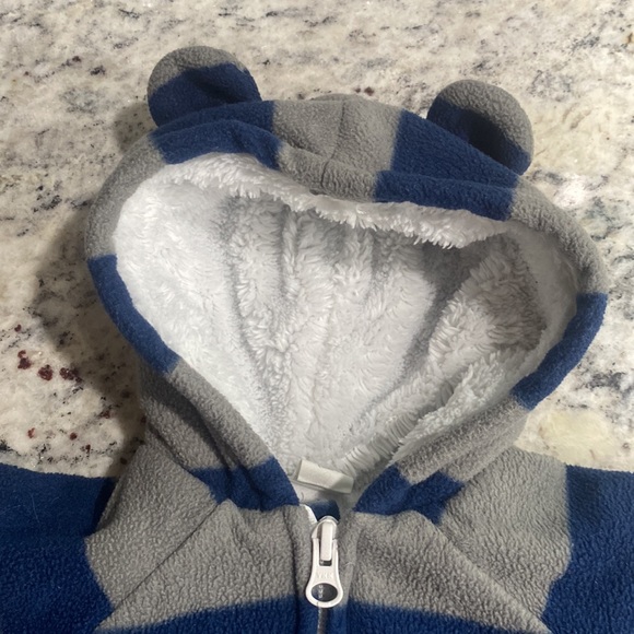 3-6 months Old Navy warm suit - Picture 2 of 7